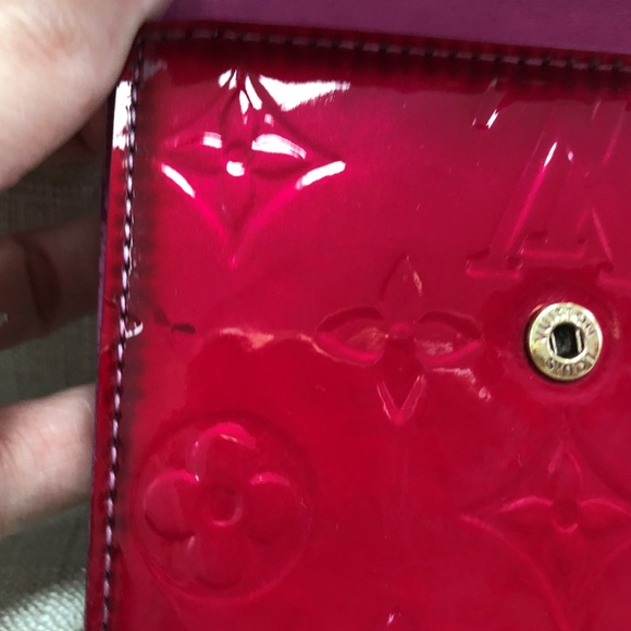 Auth Louis Vuitton Red Vernis Elise Wallet - Picture 5 of 8